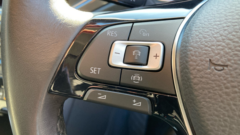 Volkswagen T-Roc 1.5 TSI EVO SEL 5dr DSG Petrol Hatchback